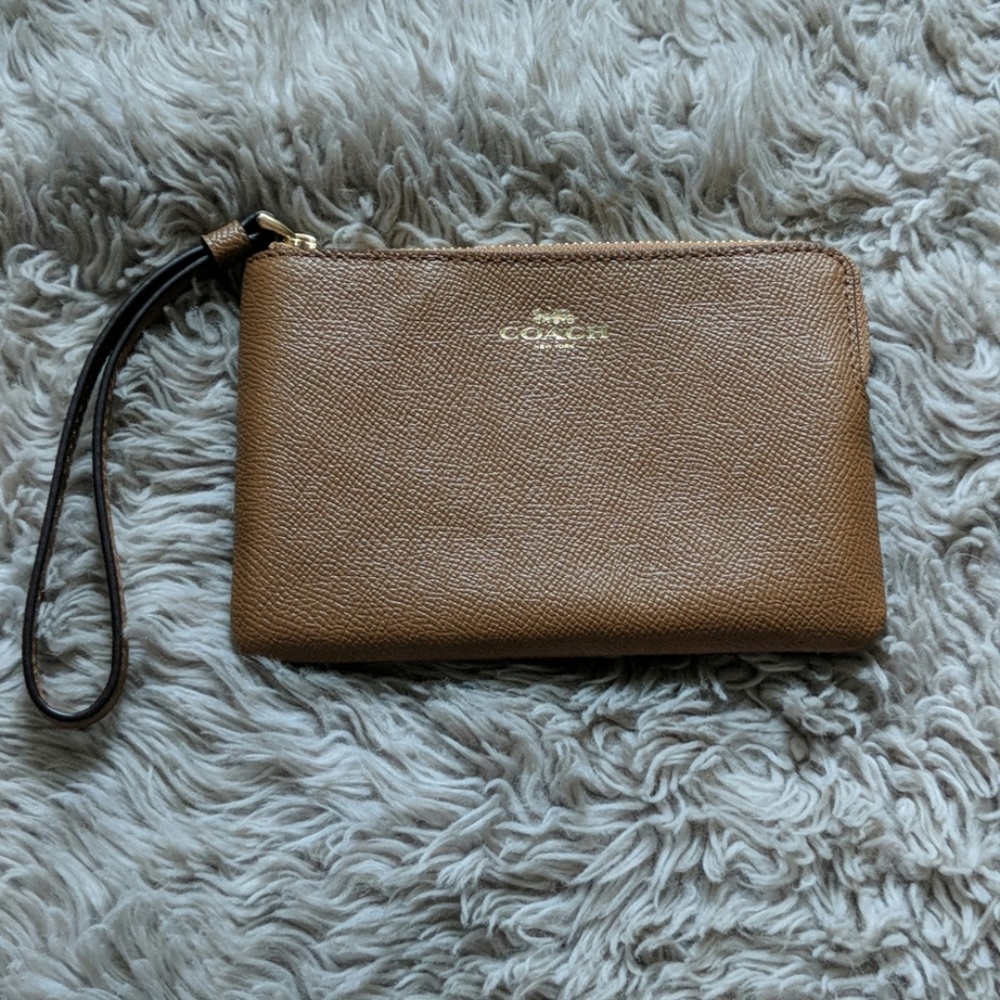 NWT Coach corner zip